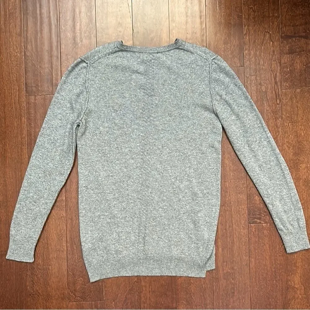 Basus Gray V-Neck Sweater, Silk, Merino Wool, Cashmere & Viscose, Size Large